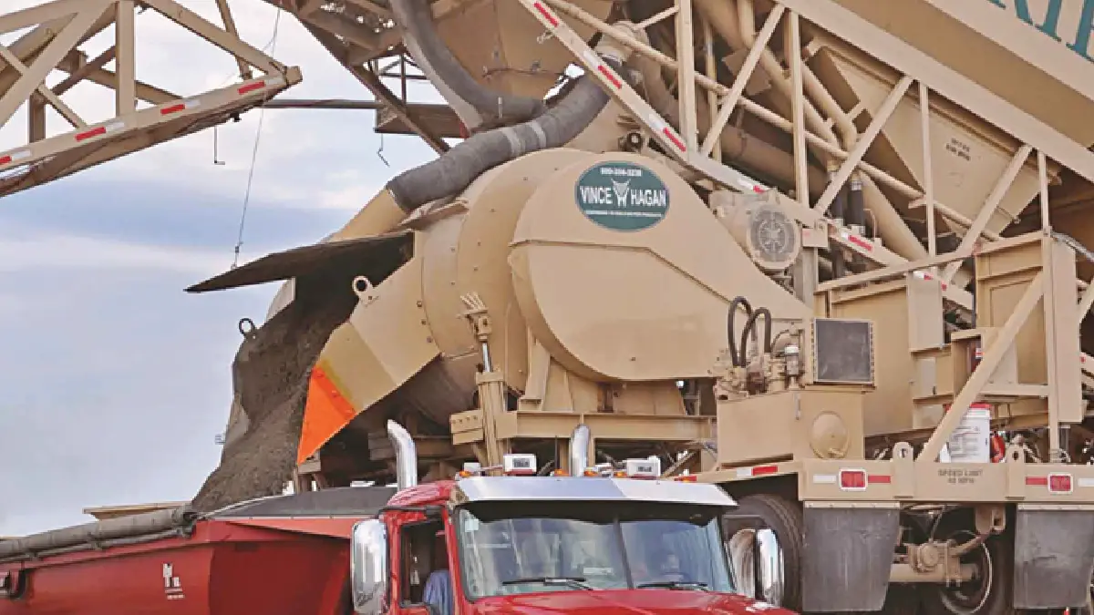 Innovation: RCC Paving Mixer Innovation: RCC Paving Mixer